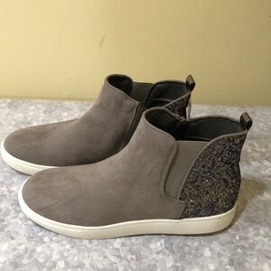 Sonoma Silver Gray Ankle Boots with Glitter Heel